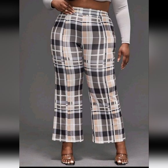 5 Pants Bundle 👖 - Picture 4 of 11
